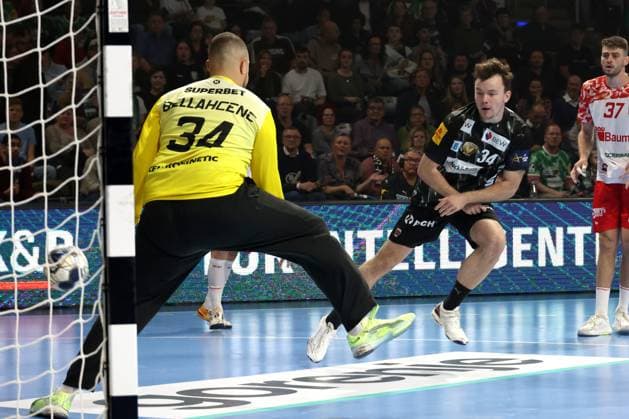 DEU, EHF Champions League, Fuechse Berlin vs DINAMO BUCURESTI, 09 10 2025, Max Schmeling Halle, Berlin, DEU, EHF Champions League, Fuechse Berlin vs DINAMO BUCURESTI, in the picture Hakun West av Teigum Fuechse Berlin 34 , Bellahcene, SAMIR DINAMO BUCURESTI 34 nordphotoxGmbHx xEngler nph00076
