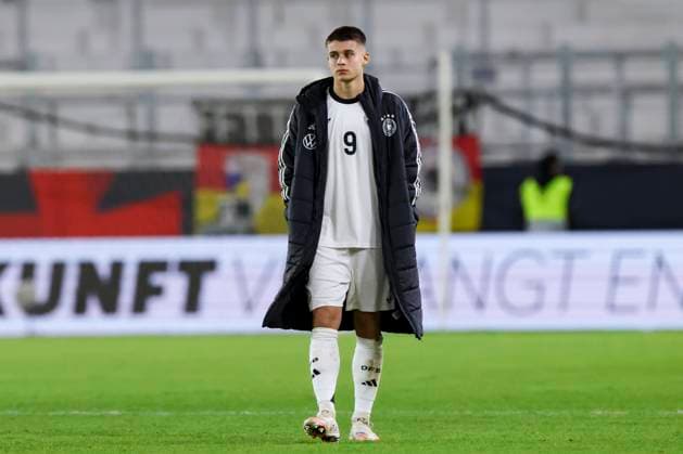 Nicolo Tresoldi (Germany) schaut enttaeuscht, UEFA Under21 Championship 2027 - Qualification Group F, Germany U21, U 21 vs Greece U21, ad hoc arena im Ernst-Abbe Sportfeld am 10. October 2025 in Jena, Deutschland. (Foto von Marco Steinbrenner DeFodi Images) Nicolo Tresoldi (Germany) looks dejected, UEFA Under21 Championship 2027 - Qualification Group F, Germany U21 vs Greece U21, ad hoc arena im Ernst-Abbe Sportfeld, October 10, 2025 in Jena, Germany. (Photo by Marco Steinbrenner DeFodi Images) Nicolo Tresoldi Germany looks disappointed, UEFA Under21 Championship 2027 Qualification Group F, Germany U21 vs Greece U21, ad hoc arena at Ernst Abbe Sportfeld on October 10, 2025 in Jena, Germany Photo by Marco Steinbrenner DeFodi Images Nicolo Tresoldi Germany looks dejected, UEFA Under21 Championship 2027 Qualification Group F, Germany U21 vs Greece U21, ad hoc arena at Ernst Abbe Sportfeld, October 10, 2025 in Jena, Germany Photo by Marco Steinbrenner DeFodi Images