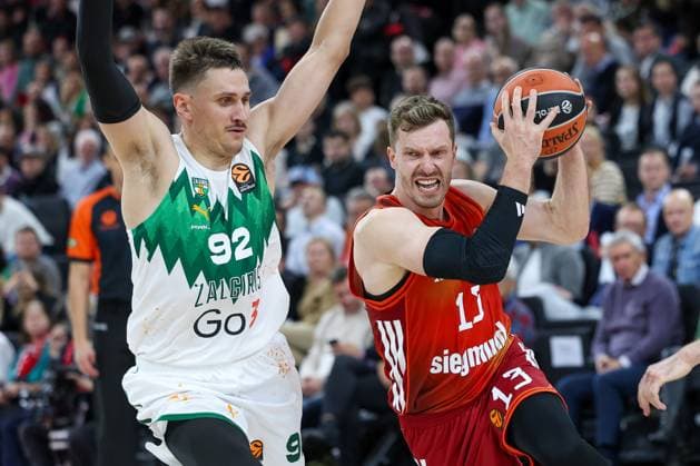 Andreas Obst FC Bayern Basketball, 13 with ball, with Edgaras Ulanovas Zalgiris Kaunas, 92 , GER, FC Bayern Basketball vs Zalgiris Kaunas, Basketball, Euroleague, Matchday 3, Season 2025 2026, 10 10 2025, GER, FC Bayern Basketball vs Zalgiris Kaunas, Basketball, Euroleague, Matchday 3, Season 2025 2026, 10 10 2025 Munich Copyright: xEibner-Pressefoto JennixMaulx EP_JML