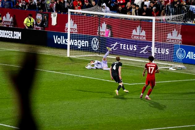October 10, 2025, Montreal, Pq, CANADA: Canada s Tajon Buchanan (17) shoots on Australia goalkeeper Paul Izzo (12) while Kye Rowles (4) looks on, during first half International Friendly, Länderspiel, Nationalmannschaft soccer action, in Montreal, on Friday, October 10, 2025. Canada News - October 10, 2025 - ZUMAc35_ 20251010_zaf_c35_122 Copyright: xChristopherxKatsarovx