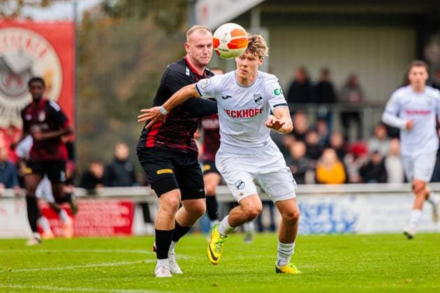 v l Tom Fuhrmann VfL Luebeck Schwartau, 08 , Marco Mannhardt SC Verl, 22 in duel GER, VfL Theesen vs SC Verl, Football, Westfalenpokal, Achteilfinale, Spielzeit 2025 2026, 11 10 2025 DFL Regulations prohibit any use of photographers as image sequences and or quasi video GER, VfL Theesen vs SC Verl, Football, Westfalenpokal, Achteilfinale, Spielzeit 2025 2026, 11 10 2025 Bielefeld Copyright: xEibner-Pressefoto JanxRollingerx EP_JSK