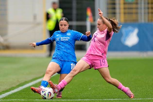 v li Estrella Merino Gonzalez B04, 10 , Marie Steiner TSG, 19 , duel, duel, tackle, tackling, dynamics, action, action, 12 10 2025, Sinsheim Hoffenheim Germany , Football, Google Pixel Women Bundesliga, TSG 1899 Hoffenheim Bayer 04 Leverkusen, DFB DFL REGULATIONS PROHIBIT ANY USE OF PHOTOGRAPHS AS IMAGE SEQUENCES AND OR QUASI VIDEO xozx