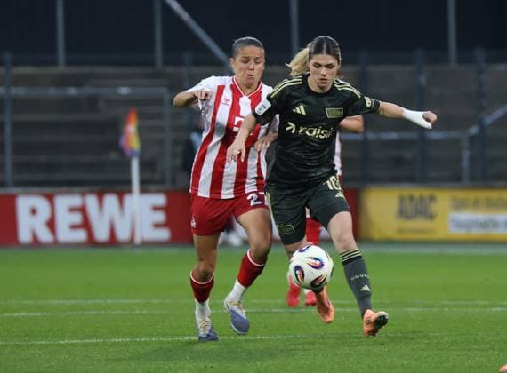 v l Laura Feiersinger 1 FC Koeln 27 , Eileen Campbell 1 FC Union Berlin 10 GER, 1 FC Koeln Frauen vs 1 FC Union Berlin Frauen, Fußball, Frauen Bundesliga, 6 Spieltag, Spielzeit 2025 2026, 12 10 2025 DFL DFB REGULATIONS PROHIBIT ANY USE OF PHOTOGRAPHS as IMAGE SEQUENCES and or QUASI VIDEO GER, 1 FC Koeln Frauen vs 1 FC Union Berlin Frauen, Football, Womens Bundesliga, Matchday 6, Season 2025 2026, 12 10 2025 Koeln Copyright: xEibner-Pressefotox xThomasxStoeckerx EP_TSR