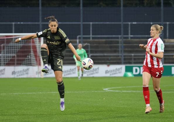 v l Anna Weiss 1 FC Union Berlin 21 , Anna Lena Stolze 1 FC Koeln 07 GER, 1 FC Koeln Frauen vs 1 FC Union Berlin Frauen, Fußball, Frauen Bundesliga, 6 Spieltag, Spielzeit 2025 2026, 12 10 2025 DFL DFB REGULATIONS PROHIBIT ANY USE OF PHOTOGRAPHS as IMAGE SEQUENCES and or QUASI VIDEO GER, 1 FC Koeln Frauen vs 1 FC Union Berlin Frauen, Football, Womens Bundesliga, Matchday 6, Season 2025 2026, 12 10 2025 Koeln Copyright: xEibner-Pressefotox xThomasxStoeckerx EP_TSR