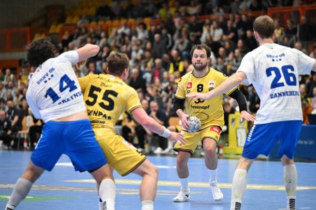 Germany, Handball, 2 Bundesliga, 7 Matchday, 2025 2026, HSG Krefeld Niederrhein vs Dessau Rosslauer HV 06, 12 10 2025, Glockenspitzhalle, Krefeld, Germany, Christopher Klasmann HSG Krefeld Niederrhein, 8 Copyright: xMarkusxVerwimpx
