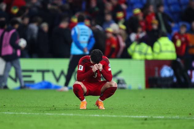 Cardiff, Wales, 13th October 2025. Neco Williams of Wales reacts to his team s loss after the Wales vs Belgium FIFA World Cup, WM, Weltmeisterschaft, Fussball European Qualifying match at the Cardiff City Stadium, Cardiff. Picture credit should read: Gareth Evans Sportimage EDITORIAL USE ONLY. No use with unauthorised audio, video, data, fixture lists, club league logos or live services. Online in-match use limited to 120 images, no video emulation. No use in betting, games or single club league player publications. SPI_058_GE_WAL_vs_BEL SPI-4214-0056