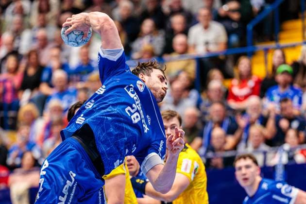 Hendrik Wagner TBV Lemgo Lippe, 28 in goal throw GER, TBV Lemgo Lippe vs Rhein Neckar Loewen, Handball, 1 Bundesliga, Matchday 9, Season 2025 2026, 16 10 2025 GER, TBV Lemgo Lippe vs Rhein Neckar Loewen, Handball, 1 Bundesliga, Matchday 9, Season 2025 2026, 16 10 2025 Lemgo Copyright: xEibner-Pressefoto JanxRollingerx EP_JSK