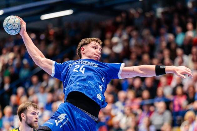 Joel Willecke TBV Lemgo Lippe, 24 in goal throw GER, TBV Lemgo Lippe vs Rhein Neckar Loewen, Handball, 1 Bundesliga, Matchday 9, Season 2025 2026, 16 10 2025 GER, TBV Lemgo Lippe vs Rhein Neckar Loewen, Handball, 1 Bundesliga, Matchday 9, Season 2025 2026, 16 10 2025 Lemgo Copyright: xEibner-Pressefoto JanxRollingerx EP_JSK