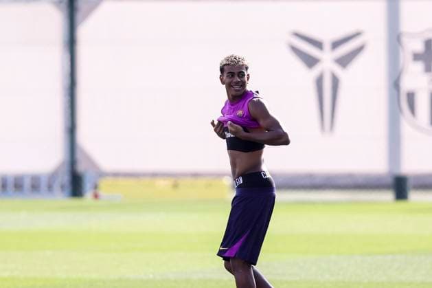 October 17, 2025, Sant Joan Despi, Barcelona, SPAIN: Lamine Yamal during the training day of FC Barcelona, Barca ahead the Spanish League, La Liga EA Sports, football match against Girona FC at Ciudad Esportiva Joan Gamper on October 17, 2025 in Sant Joan Despi, Barcelona, Spain. Sant Joan Despi SPAIN - ZUMAa181 20251017_zaa_a181_014 Copyright: xJavierxBorregox