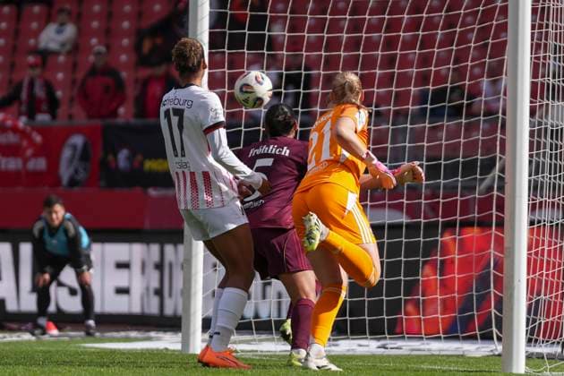 Own goal, Goal , Germany, Football, GooglePixel Womens Bundesliga, Matchday 7, 2025 2026, 1 FC Nürnberg vs SC Freiburg, 18 10 2025, Max Morlock Stadion, Nuremberg, Germany DFB REGULATIONS PROHIBIT ANY USE OF PHOTOGRAPHS AS IMAGE SEQUENCES AND OR QUASI VIDEO Nuremberg Max Morlock Stadion Bayern Germany Copyright: xArnexAmbergx