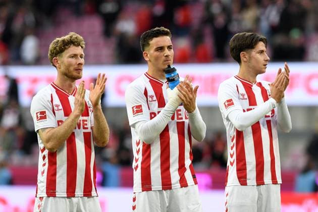 Florian Kainz (1. FC Koeln), Said El Mala (1. FC Koeln) und Denis Huseinbasic (1. FC Koeln) schauen waehrend des Spiels der Bundesliga zwischen 1. FC Köln und FC Augsburg, RheinEnergieSTADION am 18. October 2025 in Köln, Deutschland. (Foto von Ralf Treese DeFodi Images) +++ Florian Kainz (1. FC Koeln), Said El Mala (1. FC Koeln) und Denis Huseinbasic (1. FC Koeln) look on during the Bundesliga match between 1. FC Köln and FC Augsburg at RheinEnergieSTADION on October 18, 2025 in Köln, Germany. (Photo by Ralf Treese DeFodi Images) DFL regulations prohibit any use of photographs as image sequences and or quasi-video. (Photo by Ralf Treese DeFodi Images) Florian Kainz 1 FC Koeln , Said El Mala 1 FC Koeln and Denis Huseinbasic 1 FC Koeln look on during the Bundesliga match between 1 FC Köln and FC Augsburg at RheinEnergieSTADION on October 18, 2025 in Cologne, Germany Photo by Ralf Treese DeFodi Images Florian Kainz 1 FC Koeln , Said El Mala 1 FC Koeln and Denis Huseinbasic 1 FC Koeln look on during the Bundesliga match between 1 FC Köln and FC Augsburg at RheinEnergieSTADION on October 18, 2025 in Köln, Germany Photo by Ralf Treese DeFodi Images DFL regulations prohibit any use of photographs as image sequences and or quasi video Photo by Ralf Treese DeFodi Images