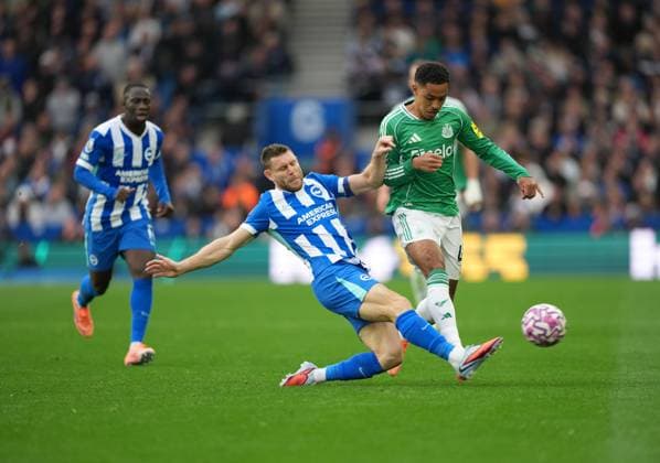 James Milner of Brighton & Hove Albion and Jacob Ramsey of Newcastle United battle for the ball. Brighton and Hove Albion v Newcastle United, Premier League, Football, American Express Community Stadium, Brighton, UK - 18 Oct 2025Brighton American Express Community Stadi United Kingdom EDITORIAL USE ONLY No use with unauthorised audio, video, data, fixture lists, club league logos or live services. Online in-match use limited to 120 images, no video emulation. No use in betting, games or single club league player publications. Copyright: xSeanxRyan Shutterstockx 15544971bs