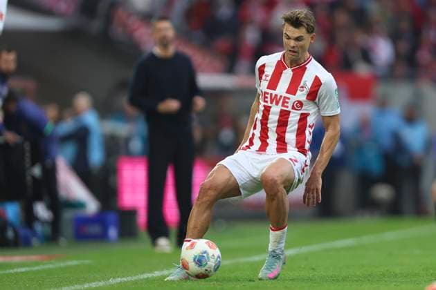 Joel Schmied (1. FC Koeln) in Aktion, am Ball, Einzelaktion waehrend des spiels der Bundesliga zwischen 1. FC Köln und FC Augsburg, RheinEnergieSTADION am 18. October 2025 in Köln, Deutschland. (Foto von Oliver Kaelke DeFodi Images) +++ Joel Schmied (1. FC Koeln) controls the ball during the Bundesliga match between 1. FC Köln and FC Augsburg at RheinEnergieSTADION on October 18, 2025 in Köln, Germany. (Photo by Oliver Kaelke DeFodi Images) DFL regulations prohibit any use of photographs as image sequences and or quasi-video. (Photo by Oliver Kaelke DeFodi Images) Joel Schmied 1 FC Koeln in action, on the ball, single action during the Bundesliga match between 1 FC Köln and FC Augsburg, RheinEnergieSTADION on October 18, 2025 in Köln, Germany Photo by Oliver Kaelke DeFodi Images Joel Schmied 1 FC Koeln controls the ball during the Bundesliga match between 1 FC Köln and FC Augsburg at RheinEnergieSTADION on October 18, 2025 in Köln, Germany Photo by Oliver Kaelke DeFodi Images DFL regulations prohibit any use of photographs as image sequences and or quasi video Photo by Oliver Kaelke DeFodi Images