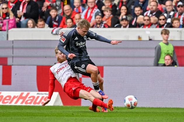 GER, SC Freiburg Eintracht Frankfurt, Football, Bundesliga, Matchday 7, Season 2025 2026, 19 10 2025 DFL DFB REGULATIONS PROHIBIT ANY USE OF PHOTOGRAPHS AS IMAGE SEQUENCES AND OR QUASI VIDEO GER, SC Freiburg Eintracht Frankfurt, Football, Bundesliga, Matchday 7, Season 2025 2026, 19 10 2025 Freiburg Copyright: xEibner-Pressefoto ThomasxHessx EP_THS