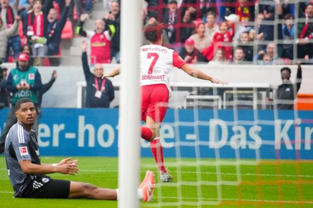 Germany, Football, 1 Bundesliga, Season 2025 2026, Matchday 7 SC Freiburg vs Eintracht Frankfurt Europa Park Stadion Freiburg Derry Scherhant SC Freiburg 7 Goal, Goal celebration, Emotions, Goal kick, Joy, Cheering, Freiburg Europa Park Stadion Baden Württemberg Germany Copyright: xFINLEYxMÖRCHx