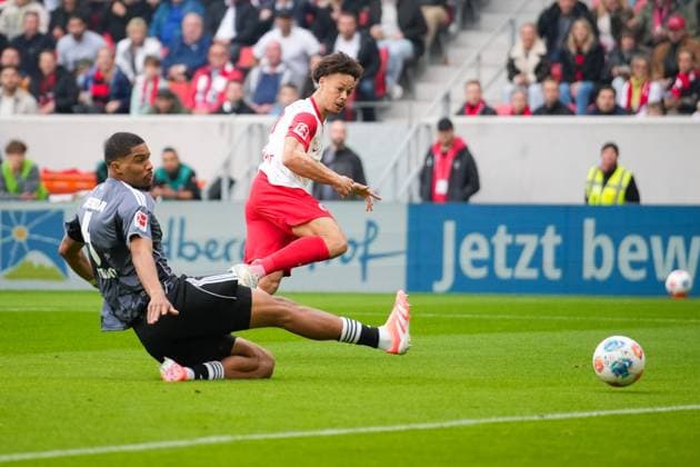 Germany, Football, 1 Bundesliga, Season 2025 2026, Matchday 7 SC Freiburg vs Eintracht Frankfurt Europa Park Stadion Freiburg Derry Scherhant SC Freiburg 7 Goal, Goal celebration, Emotions, Goal kick, Joy, Cheering, Freiburg Europa Park Stadion Baden Württemberg Germany Copyright: xFINLEYxMÖRCHx