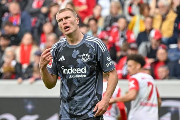 Rasmus Kristensen Eintracht Frankfurt, 13 with emotion GER, SC Freiburg Eintracht Frankfurt, Football, Bundesliga, Matchday 7, Season 2025 2026, 19 10 2025 DFL DFB REGULATIONS PROHIBIT ANY USE OF PHOTOGRAPHS AS IMAGE SEQUENCES AND OR QUASI VIDEO GER, SC Freiburg Eintracht Frankfurt, Football, Bundesliga, Matchday 7, Season 2025 2026, 19 10 2025 Freiburg Copyright: xEibner-Pressefoto ThomasxHessx EP_THS