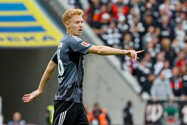 Hugo Larsson Eintracht Frankfurt, 16 , Germany, Football, 1 Bundesliga, Matchday 7, 2025 2026, SC Freiburg vs Eintracht Frankfurt, 19 10 2025, Europa Park Stadion, Freiburg im Breisgau, Germany Freiburg im Breisgau Europa Park Stadion Baden Württemberg Germany Copyright: xGrantxHubbsx