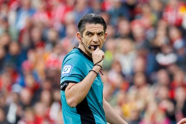 Referee Deniz Aytekin , Germany, Football, 1 Bundesliga, Matchday 7, 2025 2026, SC Freiburg vs Eintracht Frankfurt, 19 10 2025, Europa Park Stadion, Freiburg im Breisgau, Germany Freiburg im Breisgau Europa Park Stadion Baden Württemberg Germany Copyright: xGrantxHubbsx