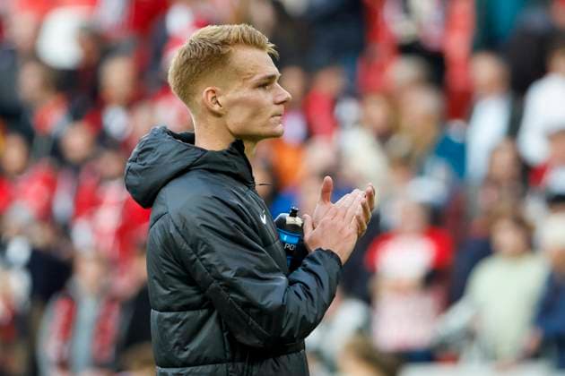 Philipp Lienhart SC Freiburg, 03 after the match , Germany, Soccer, 1 Bundesliga, Matchday 7, 2025 2026, SC Freiburg vs Eintracht Frankfurt, 19 10 2025, Europa Park Stadion, Freiburg im Breisgau, Germany Freiburg im Breisgau Europa Park Stadion Baden Württemberg Germany Copyright: xGrantxHubbsx