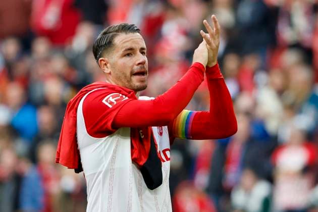Christian Günter, Gunter SC Freiburg, 30 after the match , Germany, Soccer, 1 Bundesliga, Matchday 7, 2025 2026, SC Freiburg vs Eintracht Frankfurt, 19 10 2025, Europa Park Stadion, Freiburg im Breisgau, Germany Freiburg im Breisgau Europa Park Stadion Baden Württemberg Germany Copyright: xGrantxHubbsx