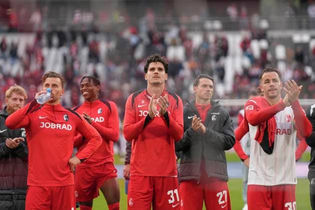 Lucas Höler Lucas Hoeler SC Freiburg, 09 , Igor Matanovic SC Freiburg, 31 , Nicolas Höfler Nicolas Hoefler SC Freiburg, 27 , Christian Günter Christian Guenter SC Freiburg, 30 , Germany, Football, 1 Bundesliga, Matchday 7, 2025 2026, SC Freiburg vs Eintracht Frankfurt, 19 10 2025, Europa Park Stadion, Freiburg, Germany DFL REGULATIONS PROHIBIT ANY USE OF PHOTOGRAPHS AS IMAGE SEQUENCES AND OR QUASI VIDEO Freiburg Europa Park Stadion Baden Württemberg Germany Copyright: xArnexAmbergx