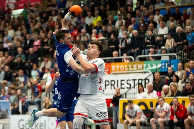 Merlin Fuss HBW Balingen Weilstetten, 13 at the throw HBW Balingen Weilstetten vs TuS Ferndorf, Handball, 2 Bundesliga, Matchday 8, Season 2025 2026, 19 10 2025 Eibner Pressefoto Andreas Ulmer HBW Balingen Weilstetten vs TuS Ferndorf, Handball, 2 Bundesliga, Matchday 8, Season 2025 2026, 19 10 2025 Balingen Copyright: xEibner-Pressefoto AndreasxUlmerx EP_AUR