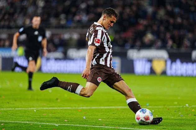 Goal shot Goal chance Martijn Kaars FC St Pauli, 19 GER, FC St Pauli vs TSG 1899 Hoffenheim, Football, 1 Bundesliga, Matchday 7, Season 2025 2026, 19 10 2025 DFL REGULATIONS PROHIBIT ANY USE OF PHOTOGRAPHS AS IMAGE SEQUENCES AND OR QUASI VIDEO GER, FC St Pauli vs TSG 1899 Hoffenheim, Football, 1 Bundesliga, Matchday 7, Season 2025 2026, 19 10 2025 Hamburg Copyright: xEibner-Pressefoto MarcelxvonxFehrnx EP_MFN