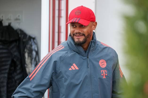 Vincent Kompany FC Bayern Muenchen, head coach laughs, GER, final training, FC Bayern Muenchen, football, UEFA Champions League, league phase, matchday 3, 2025 2026 season, 21 10 2025, GER, final training, FC Bayern Muenchen, football, UEFA Champions League, league phase, matchday 3, 2025 2026 season, 21 10 2025 Muenchen Copyright: xEibner-Pressefoto JennixMaulx EP_JML