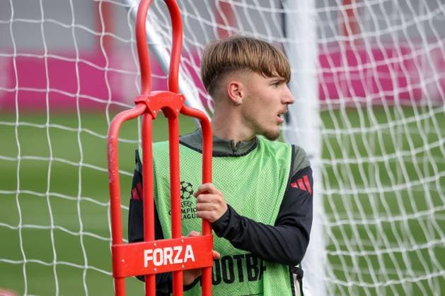 Lennart Karl FC Bayern Muenchen, 42 , GER, Final training, FC Bayern Muenchen, Football, UEFA Champions League, League phase, Matchday 3, 2025 2026 season, 21 10 2025, GER, Final training, FC Bayern Muenchen, Football, UEFA Champions League, League phase, Matchday 3, 2025 2026 season, 21 10 2025 Muenchen Copyright: xEibner-Pressefoto JennixMaulx EP_JML