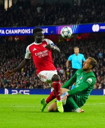 Atletico Madrid goalkeeper Jan Oblak denies Bukayo Saka of Arsenal Arsenal v Atletico Madrid, UEFA Champions League, Group Stage, Football, Emirates Stadium, London, UK - 21 Oct 2025London Emirates Stadium United Kingdom EDITORIAL USE ONLY No use with unauthorised audio, video, data, fixture lists, club league logos or live services. Online in-match use limited to 120 images, no video emulation. No use in betting, games or single club league player publications. Copyright: xJavierxGarcia Shutterstockx 15552302u
