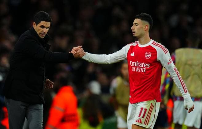 Atletico Madrid manager Diego Simeone congratulates Gabriel Martinelli after he scored a goal to make it 2-0 Arsenal v Atletico Madrid, UEFA Champions League, Group Stage, Football, Emirates Stadium, London, UK - 21 Oct 2025London Emirates Stadium United Kingdom EDITORIAL USE ONLY No use with unauthorised audio, video, data, fixture lists, club league logos or live services. Online in-match use limited to 120 images, no video emulation. No use in betting, games or single club league player publications. Copyright: xJavierxGarcia Shutterstockx 15552302an