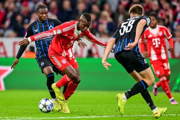 v li Mamadou DIAKHON Club Brugge, 67 Nicolas JACKSON FC Bayern München, FCB, 11 Jorne SPILEERS Club Brugge, 58 in duel, duel, tackle, dynamics, action, action, 22 10 2025, Munich Germany , Football, UEFA Champions League, League Phase, FC Bayern München Club Brugge, THE EVENT REGULATES PROHIBIT ANY USE OF PHOTOGRAPHS AS IMAGE SEQUENCES AND OR QUASI VIDEOS xslx