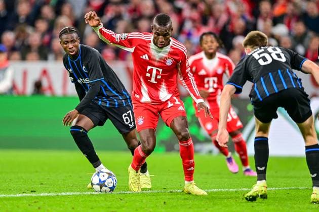 v li Mamadou DIAKHON Club Brugge, 67 Nicolas JACKSON FC Bayern München, FCB, 11 Jorne SPILEERS Club Brugge, 58 in duel, duel, tackle, dynamics, action, action, 22 10 2025, Munich Germany , Football, UEFA Champions League, League Phase, FC Bayern München Club Brugge, THE EVENT REGULATES PROHIBIT ANY USE OF PHOTOGRAPHS AS IMAGE SEQUENCES AND OR QUASI VIDEOS xslx