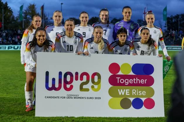 DEU, Fulda, Germany U 23 vs England U 23, international match round, DFB, season 2526, Stadion der Stadt Fulda im Sportpark Johannisau, group A, 1 matchday in the picture Germany U 23 before the match, application for the Euro 29 DFB DFL REGULATIONS PROHIBIT ANY USE OF PHOTOGRAPHS AS IMAGE SEQUENCES AND OR QUASI VIDEO, 23 10 2025 Copyright: HMBxMedia HendrikxHamelau