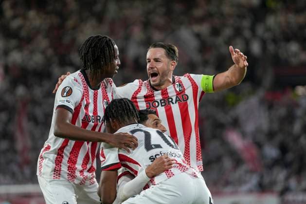 Vincenzo Grifo SC Freiburg, 32 scores from free kick, goal celebration, emotions, goal kick, goal finish, goal, scoring, Johan Manzambi SC Freiburg, 44 , Christian Günter Christian Guenter SC Freiburg, 30 , Germany, football, UEFA Europa League, matchday 3, league phase, 2025 2026, SC Freiburg vs FC Utrecht, 23 10 2025, Europa Park Stadion, Freiburg, Germany Freiburg Europa Park Stadion Baden Württemberg Germany Copyright: xArnexAmbergx