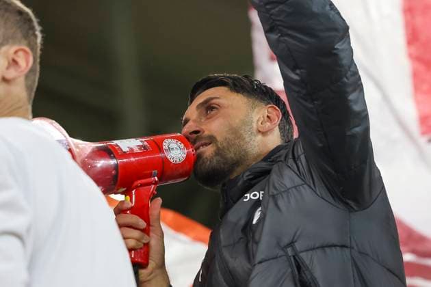 Vincenzo Grifo SC Freiburg, 32 after the match with the fans , Germany, UEFA Europa League, Matchday 3, 2025 2026, SC Freiburg vs FC Utrecht, 23 10 2025, Stadion am Wolfswinkel, Freiburg, Germany Freiburg Stadion am Wolfswinkel Baden Württemberg Germany Copyright: xGrantxHubbsx
