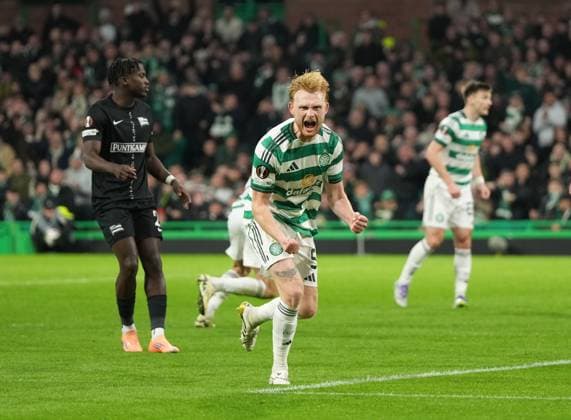 Liam Scales of Celtic celebrates scoring to tie the game 1-1. Celtic v Sturm Graz, UEFA Europa League, Group Stage, Football, Celtic Park, Glasgow, Scotland, UK - 23 Oct 2025Glasgow Celtic Park United Kingdom EDITORIAL USE ONLY No use with unauthorised audio, video, data, fixture lists, club league logos or live services. Online in-match use limited to 120 images, no video emulation. No use in betting, games or single club league player publications. Copyright: xStuartxWallace Shutterstockx 15567786bo