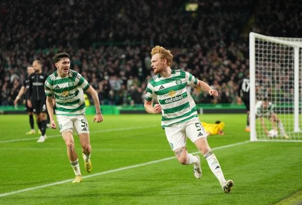 Liam Scales of Celtic celebrates with Colby Donovan of Celtic after scoring to tie the game 1-1. Celtic v Sturm Graz, UEFA Europa League, Group Stage, Football, Celtic Park, Glasgow, Scotland, UK - 23 Oct 2025Glasgow Celtic Park United Kingdom EDITORIAL USE ONLY No use with unauthorised audio, video, data, fixture lists, club league logos or live services. Online in-match use limited to 120 images, no video emulation. No use in betting, games or single club league player publications. Copyright: xStuartxWallace Shutterstockx 15567786cb