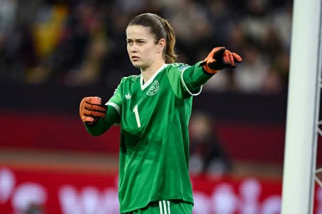 Stina Johannes Germany, 01 gestures, GER, Germany vs France, UEFA Womens Nations League, semi-final, 2024 2025 season, 24 10 2025 GER, Germany vs France, UEFA Womens Nations League, semi-final, 2024 2025 season, 24 10 2025 Düsseldorf Copyright: xEibner-Pressefoto FlorianxWiegandx EP_FWD