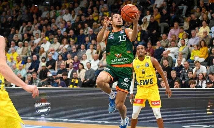 Jordan Roland Gladiators Trier, 15 on the way to the basket EWE Baskets Oldenburg vs Gladiators Trier , Basketball, easyCredit Basketball Bundesliga, Matchday 5, Season 2025 2026, 24 10 2025, EWE Baskets Oldenburg vs Gladiators Trier, Basketball, easyCredit Basketball Bundesliga, Matchday 5, Season 2025 2026, 24 10 2025 Oldenburg Copyright: xEibner-Pressefoto RobertxGertzenx EP_RGN
