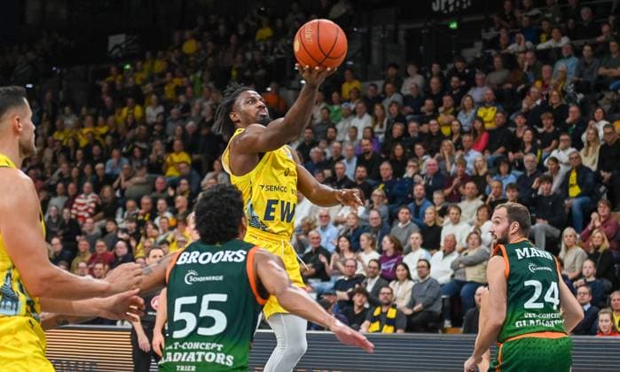 Chris Clemons EWE Baskets Oldenburg, 03 with move to the basket EWE Baskets Oldenburg vs Gladiators Trier , Basketball, easyCredit Basketball Bundesliga, Matchday 5, Season 2025 2026, 24 10 2025, EWE Baskets Oldenburg vs Gladiators Trier, Basketball, easyCredit Basketball Bundesliga, Matchday 5, Season 2025 2026, 24 10 2025 Oldenburg Copyright: xEibner-Pressefoto RobertxGertzenx EP_RGN