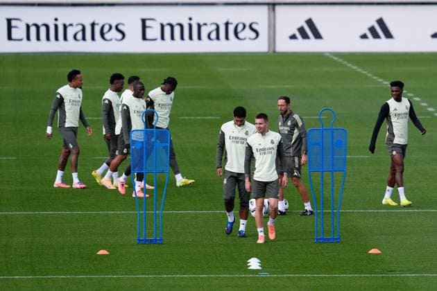 October 25, 2025, Valdebebas, Madrid, Spain: Franco Mastantuono during the Real Madrid training session ahead their upcoming Spanish League, LaLiga EA Sports, football match against FC Barcelona, Barca at Ciudad Deportiva Real Madrid on October 25, 2025, in Valdebebas, Madrid, Spain. Valdebebas Spain - ZUMAa181 20251025_zaa_a181_064 Copyright: xDennisxAgyemanx