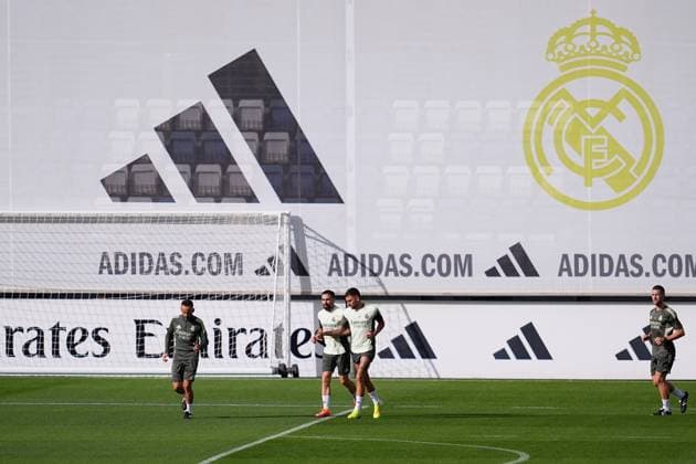 October 25, 2025, Valdebebas, Madrid, Spain: Daniel Carvajal and Dani Ceballos during the Real Madrid training session ahead their upcoming Spanish League, LaLiga EA Sports, football match against FC Barcelona, Barca at Ciudad Deportiva Real Madrid on October 25, 2025, in Valdebebas, Madrid, Spain. Valdebebas Spain - ZUMAa181 20251025_zaa_a181_074 Copyright: xDennisxAgyemanx