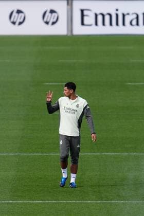 October 25, 2025, Valdebebas, Madrid, Spain: Jude Bellingham gestures during the Real Madrid training session ahead their upcoming Spanish League, LaLiga EA Sports, football match against FC Barcelona, Barca at Ciudad Deportiva Real Madrid on October 25, 2025, in Valdebebas, Madrid, Spain. Valdebebas Spain - ZUMAa181 20251025_zaa_a181_078 Copyright: xDennisxAgyemanx