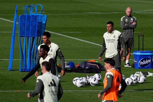 October 25, 2025, Valdebebas, Madrid, Spain: Kylian Mbappe during the Real Madrid training session ahead their upcoming Spanish League, LaLiga EA Sports, football match against FC Barcelona, Barca at Ciudad Deportiva Real Madrid on October 25, 2025, in Valdebebas, Madrid, Spain. Valdebebas Spain - ZUMAa181 20251025_zaa_a181_079 Copyright: xDennisxAgyemanx