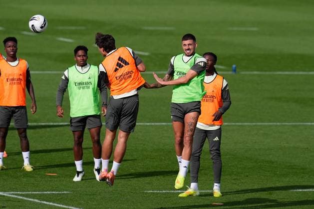 October 25, 2025, Valdebebas, Madrid, Spain: Dani Ceballos and Gonzalo Garcia during the Real Madrid training session ahead their upcoming Spanish League, LaLiga EA Sports, football match against FC Barcelona, Barca at Ciudad Deportiva Real Madrid on October 25, 2025, in Valdebebas, Madrid, Spain. Valdebebas Spain - ZUMAa181 20251025_zaa_a181_093 Copyright: xDennisxAgyemanx