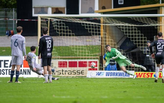 Soccer, Season 2025 2026, Regionalliga West, 25 10 2025, Matchday 13, Men, 1 FC Bocholt black vs VfL Bochum U23 grey v l Lars Holtkamp VfL Bochum U23 , Luis Hartwig VfL Bochum U23 , Marlon Frey 1 FC Bocholt , Lucas Fox Goalkeeper 1 FC Bocholt , Maik Amedick 1 FC Bocholt , Bocholt Stadion am Huenting Nordrhein Westfalen Germany 251025_fb_1fc-bocholt_vfl-bochum-u23_45552