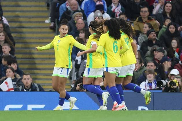 Maria Eduarda of Brazil celebrates scoring their sides second goal England Women v Brazil Women, International Friendly, Länderspiel, Nationalmannschaft Football, Etihad Stadium, Manchester, UK - 25 Oct 2025Manchester Etihad Stadium United Kingdom EDITORIAL USE ONLY No use with unauthorised audio, video, data, fixture lists, club league logos or live services. Online in-match use limited to 120 images, no video emulation. No use in betting, games or single club league player publications. Copyright: xPhilxOldham Shutterstockx 15593420u