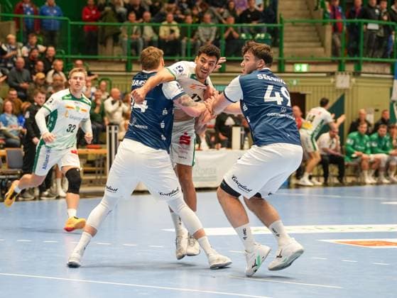 Ahmed Khairi SC DHfK Leipzig, 17 stopped after Gerdas Babarskas Bergischer HC, 14 and Aron Seesing Bergischer HC, 49 Bergischer HC vs SC DHfK Leipzig, Handball, 1 Bundesliga, Matchday 10, 2025 2026 season, 25 10 2025 Bergischer HC vs SC DHfK Leipzig, Handball, 1 Bundesliga, Matchday 10, 2025 2026 season, 25 10 2025 Wuppertal Copyright: xEibner-Pressefoto DamianxKruczynx EP_DKI